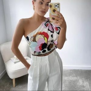 Zara women’s printed Asymmetrical crop top